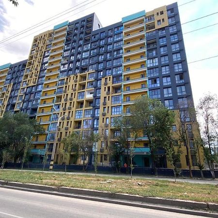 Heaven Apartment Mountain View Almaty Esterno foto