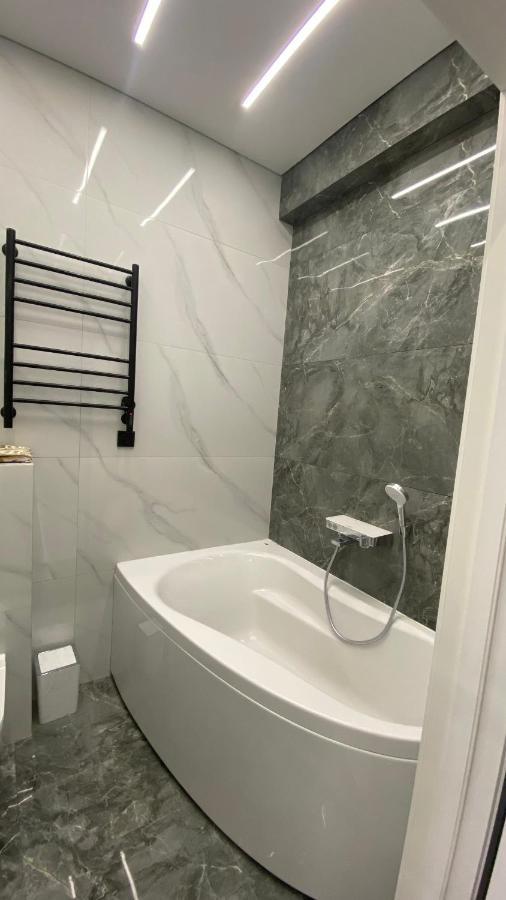 Heaven Apartment Mountain View Almaty Esterno foto